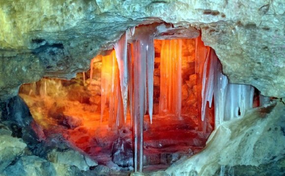 Кунгурская ледяная пещера: