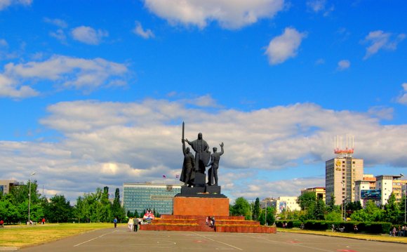Памятник Водке в Перми