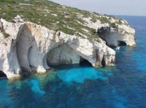 Голубые пещеры Закинф в Греции поражают своей красотой