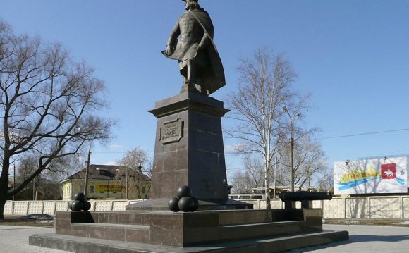 Памятник Татищеву Пермь